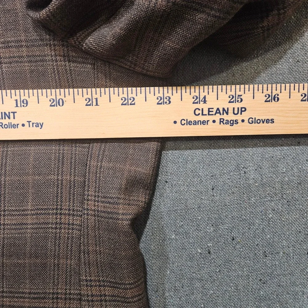 Jos. A. Bank Traveler Collection Brown Plaid Blazer Mens Two Button Sport Coat